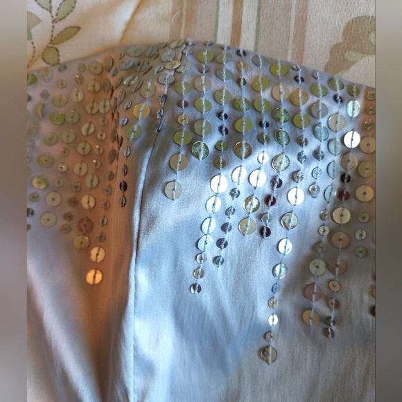 Strapless silver sequined satin top - Picture 3 of 5